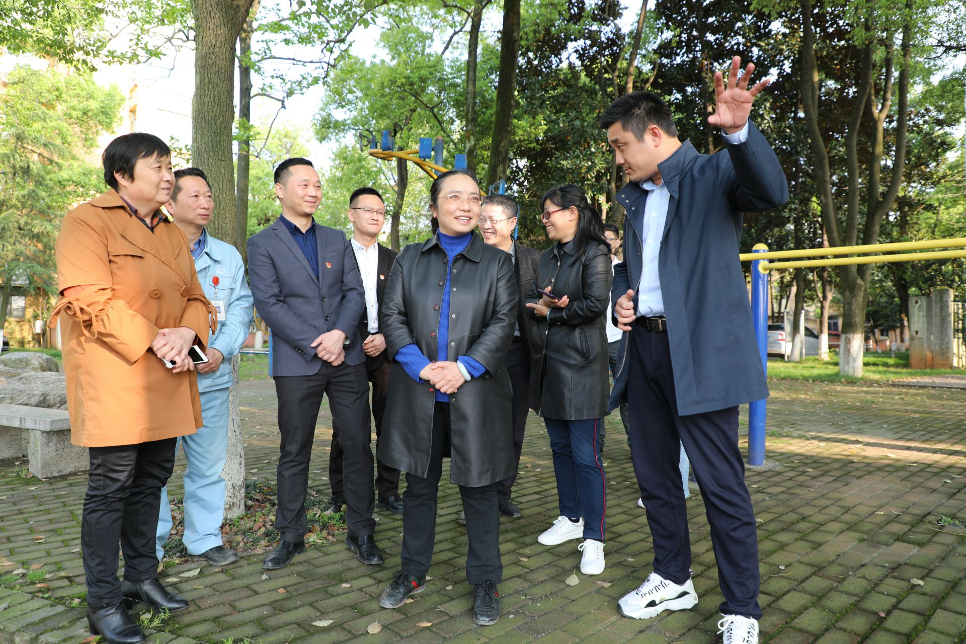 宋细妹深入金鸡坡街道调研重大项目建设情况